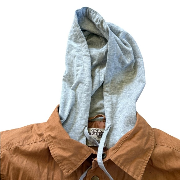 Men’s open Trail tan full quilted jacket with front snaps & hood. Size Medium - Picture 4 of 9